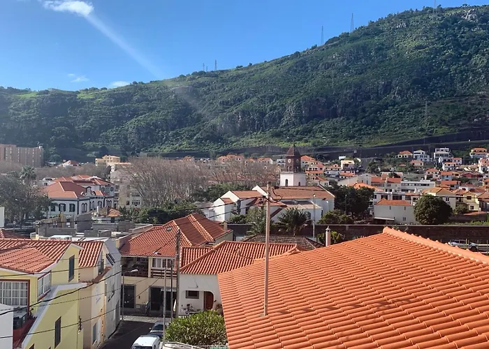 Machico Center W/ Terrace 5 Min Beach