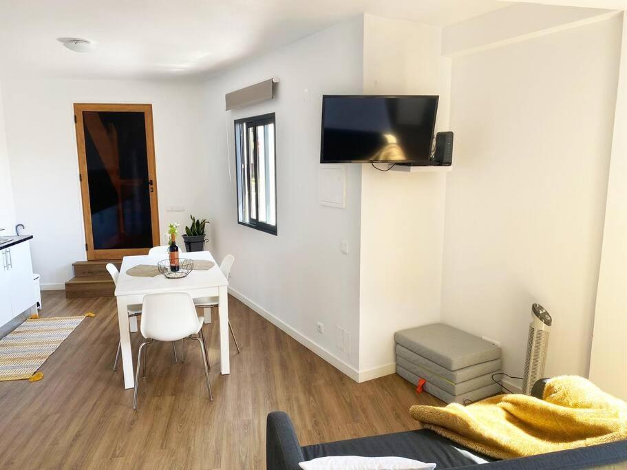 Machico Center W/ Terrace 5 Min Apartment *